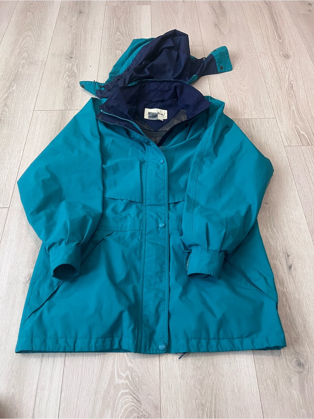 Y2K Eddie Bauer Navy and Dark Blue Outdoor Jacket